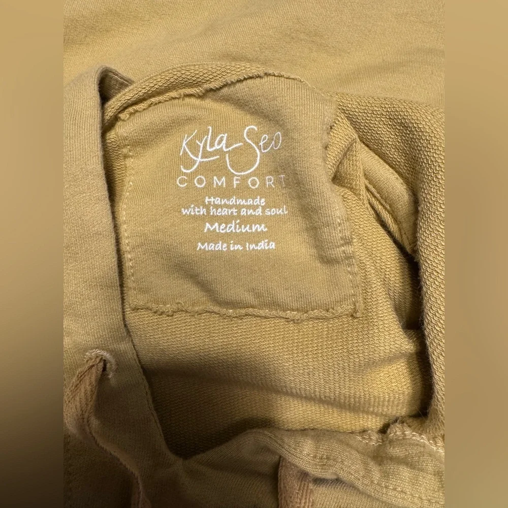 Kyla Seo Comfort Mustard Yellow Short Sleeve Dream Catcher Oversized Hoodie Sz M